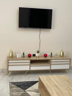 Elegant 2 Bedroom flat with Backup Power - 5