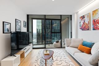 Skyrise City Apartment with Pool Gym & Sauna - 6