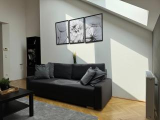 105qm, balcony, near center, Schönbrunn, attic - 2