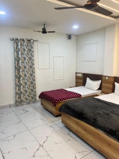 Manoj guest house , near railway station and mahakal temple - 4
