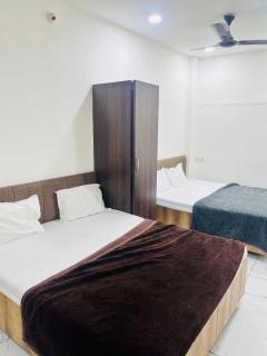 Manoj guest house , near railway station and mahakal temple - 3