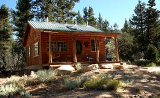 Romantic Log Cabin in the San Bernardino National Forest of California - 6