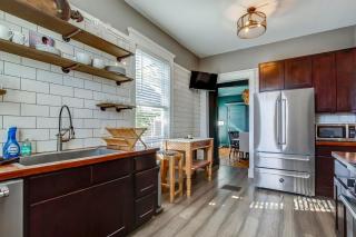 6br New Orleans Speakeasy Hot Tub & Playground - 5