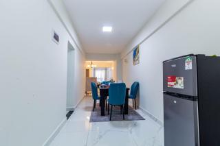 Luxurious Nairobi Apartment with City and Garden Views - 9