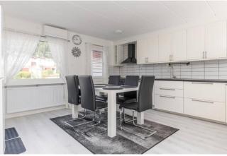 Day To Day Motel - 2