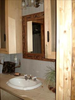 Family-Friendly Log Cabin Rental with Nature Views near Flagstaff - 4