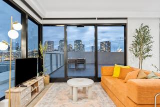 Luxury Marina Tower Stay Waterfront & City Views - 0