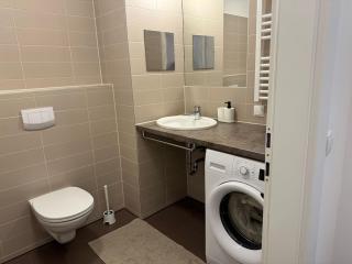 2BR, balcony, central, danube, U6 & S-Bahn - BRN 22 - 7