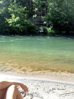 Stunning Log Cabin Rental with Breathtaking Views in Tygh Valley, Oregon - 4