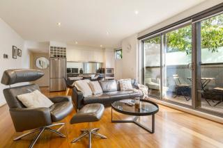 Ezra on Barkly Walk to St Kilda Beach and Luna Park - 0