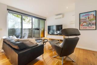 Ezra on Barkly Walk to St Kilda Beach and Luna Park - 7