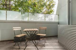 Ezra on Barkly Walk to St Kilda Beach and Luna Park - 1