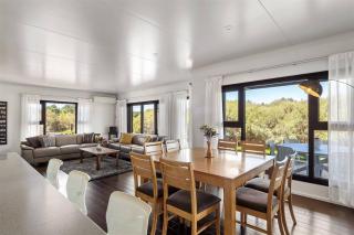 Wilyabrup Waters Lakeside Haven in the Wine Region - 3