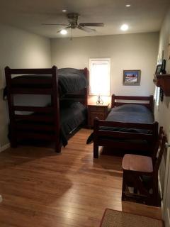 Beautifully Furnished Barn Getaway Located on a Sustainable Living Farm near Metropolis, Illinois - 9