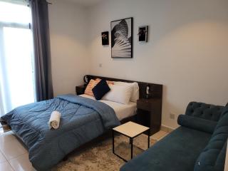 Luxe Corner Apartments - 0