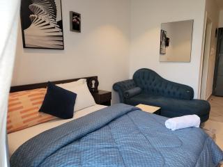 Luxe Corner Apartments - 5