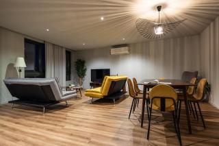 Extra Large 2BR Apartment Next to Metro Station - 0