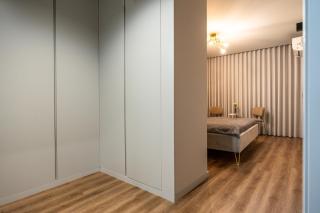 Extra Large 2BR Apartment Next to Metro Station - 8