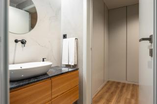 Extra Large 2BR Apartment Next to Metro Station - 6