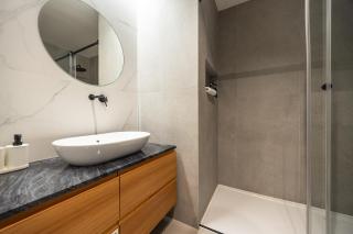 Extra Large 2BR Apartment Next to Metro Station - 2