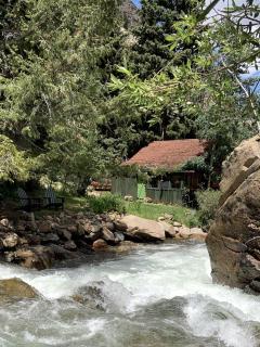 Romantic Hideaway Cottage on Clear Creek in Georgetown, Colorado - Georgetown - 7