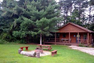 Charming Log Cabin with a Fire Pit in the Woods near Lake Logan in Ohio - 0