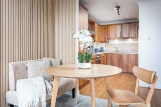 Old Prestwick Point - Donnini Apartments - 8