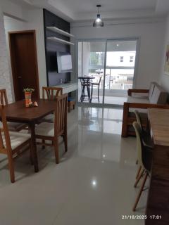 Apartamento na Praia das Toninhas em Ubatuba 350m da praia -2 quartos sendo 1 suite, piscina, varanda gourmet com churrasqueira, ar condicionado, cozinha completa, duas garagens - 9