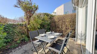 Appartement en résidence avec piscine, cour privée - 1