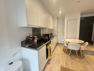 JVL Nice Cosy 1BR Flat Purley, London - 8