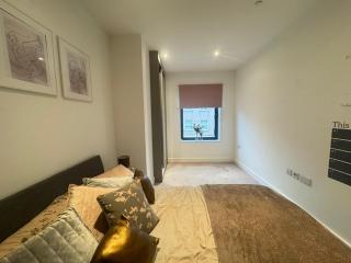 JVL Nice Cosy 1BR Flat Purley, London - 3