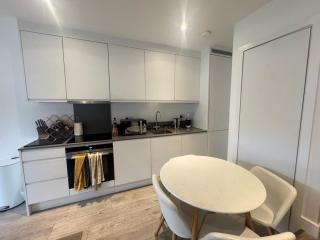 JVL Nice Cosy 1BR Flat Purley, London - 1
