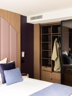 1.75 Paris La Source - 2