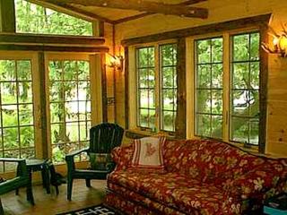 All Season Romantic One-Room Cabin on Moody Pond, in Upstate New York - 9