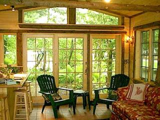 All Season Romantic One-Room Cabin on Moody Pond, in Upstate New York - 8