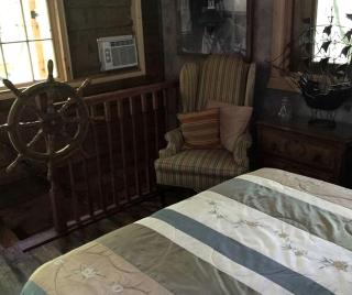 Tree House Cabin for Six with Panoramic Forest Views in Nauvoo, Illinois - 4