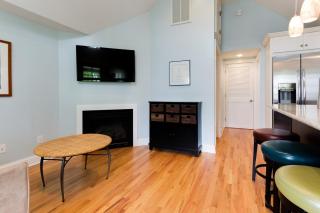 Beautiful & Romantic 1BR Cottage w/Beach Locker - 8