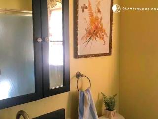 Peaceful and Pet-Friendly Cottage Rental on Picturesque Country Estate near Black Rock State Park, Connecticut - 1