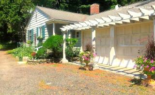Peaceful and Pet-Friendly Cottage Rental on Picturesque Country Estate near Black Rock State Park, Connecticut - 7