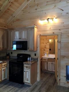 Woodland Cabin Rental near High Bridge Trail State Park in Prince Edward County, Virginia - 7