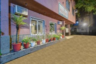 J Residency Near Nizamuddin Railway Station - New Delhi - 1