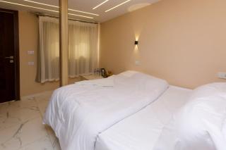 Rest new hotel payrmids view inn - 5