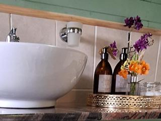 Cinnamon & Sage Country Cabins - 9