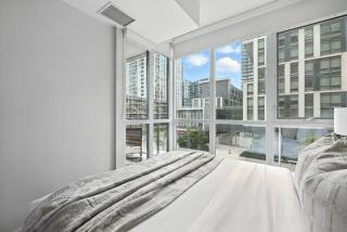 Gorgeous 2BR in Downtown Toronto w City Views - 2
