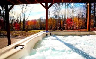 Stately Luxury Vacation Rental with a Private Hot Tub near Brown County State Park, Indiana - 6