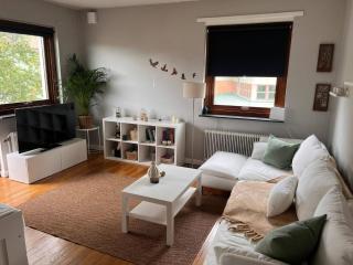 Cozy 3rd Floor Apartment in Quiet Green Area - 0