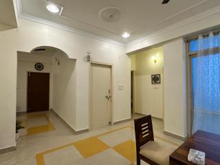 Cozy Apartment in heart of city near metro - 2