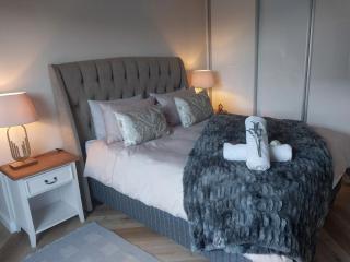 White Feather Guest Room and Wellness Spa - 8