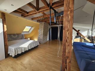 Stylish top floor apartment with garden view - 9