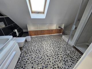 Stylish top floor apartment with garden view - 3